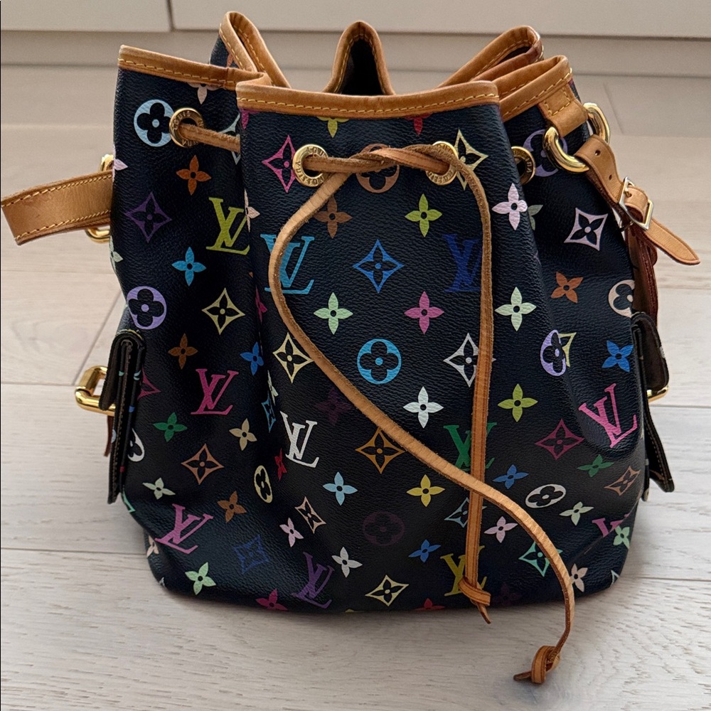 Louis Vuitton Black Multicolor Monogram petit noe bucket bag